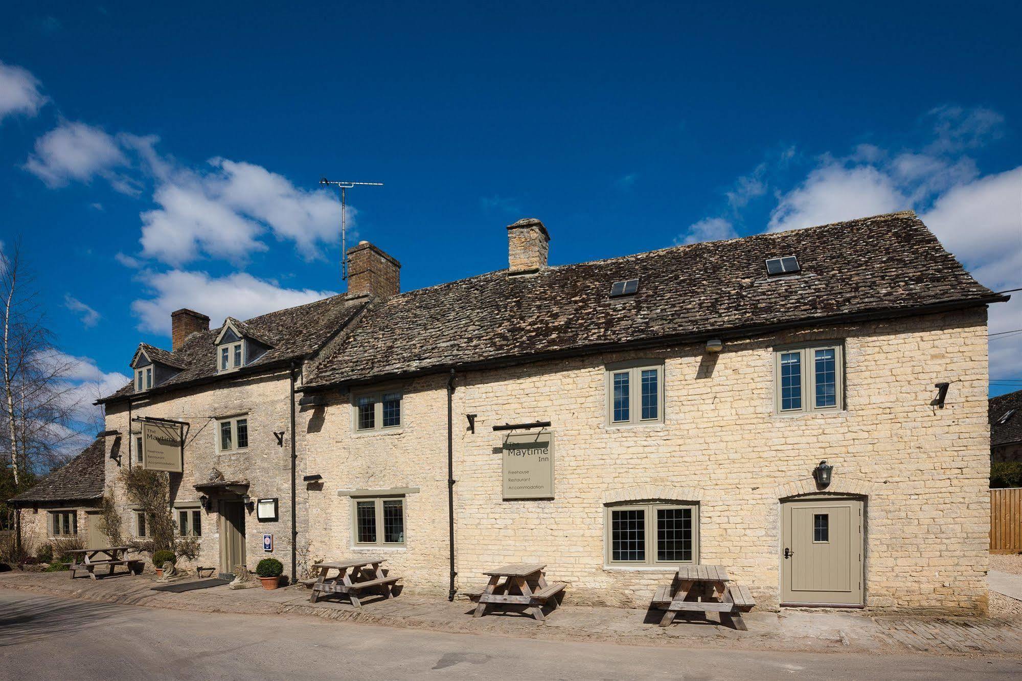 The Three Horseshoes Hotel Asthall Exterior photo